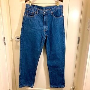 LEVI’S 550  36 x 32 Relaxed Tapered Mid-Wash Jeans